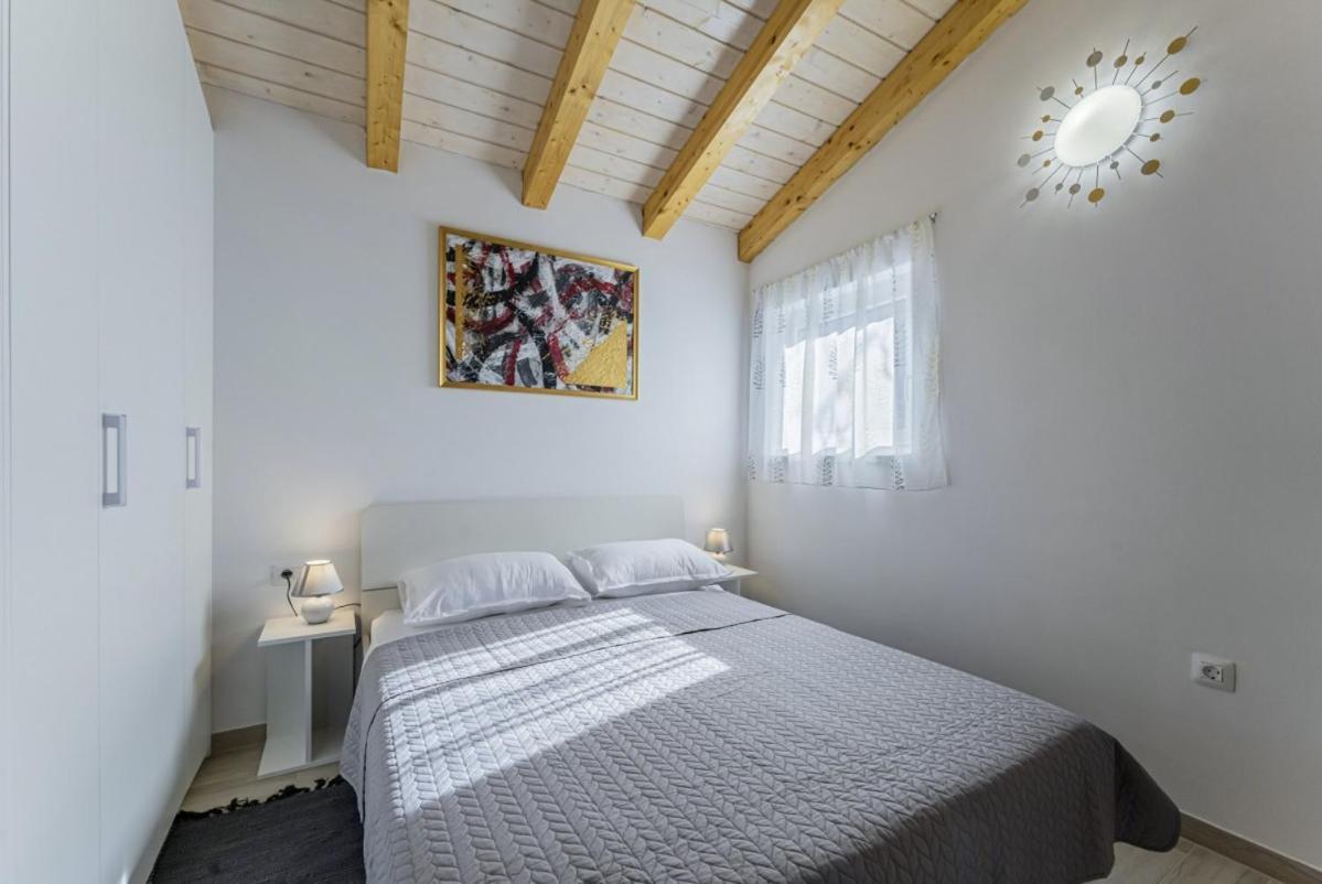 Modean In - Haus Fuer 2-3 Personen * Pula